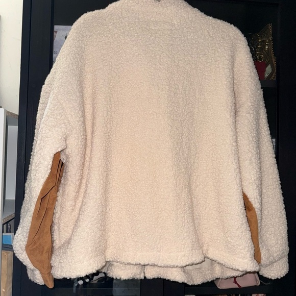 BlankNYC CATCH ME OUTSIDE Faux Suede Sherpa TRUCKER - Picture 4 of 16